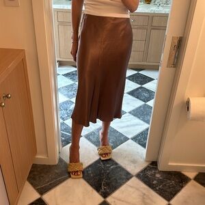 Vince Silk skirt in a champagne color